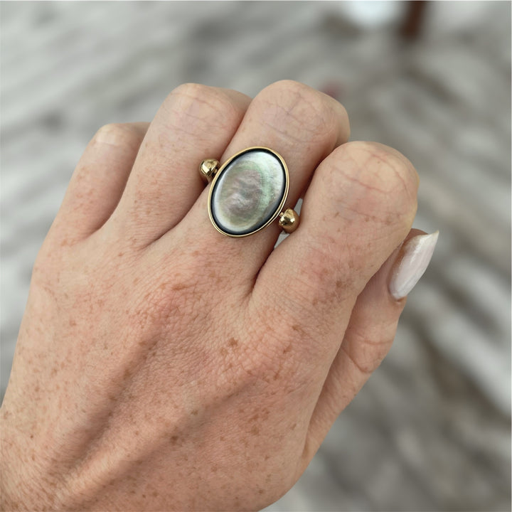 Grey Shell Oval Crystal Element
