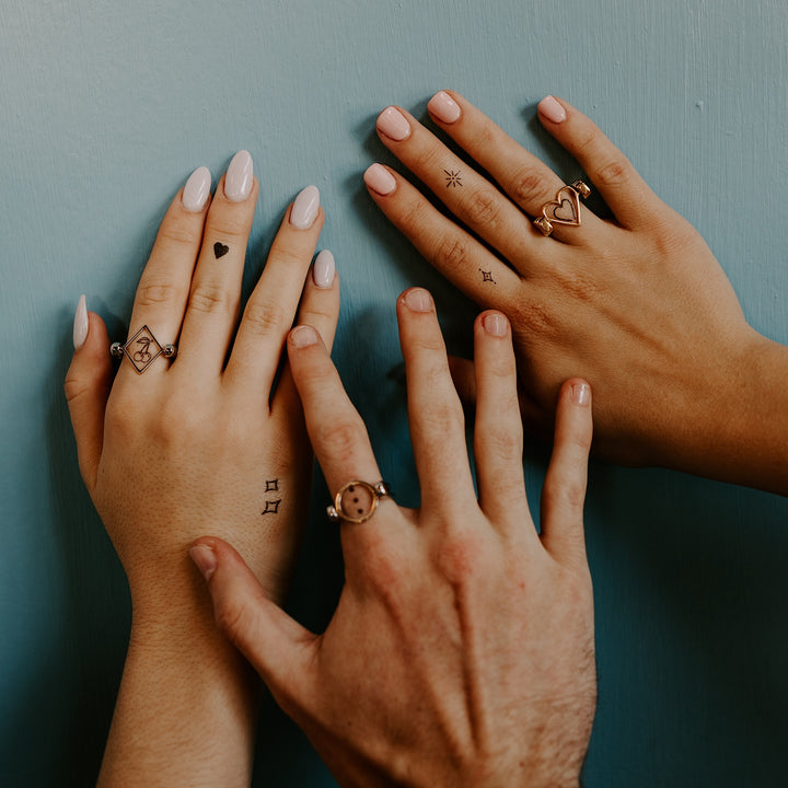 Finger & Nail Tattoos - Pack of 100+