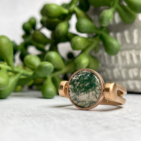 Moss Agate Crystals: Jewelry for Restoration and Prosperity