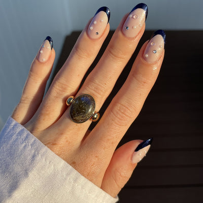 Luxe Labradorite Oval Crystal Element