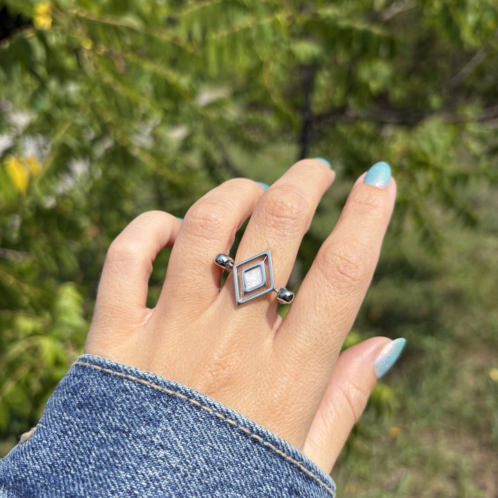 Moonstone Diamond HaloSpin™ Crystal Element