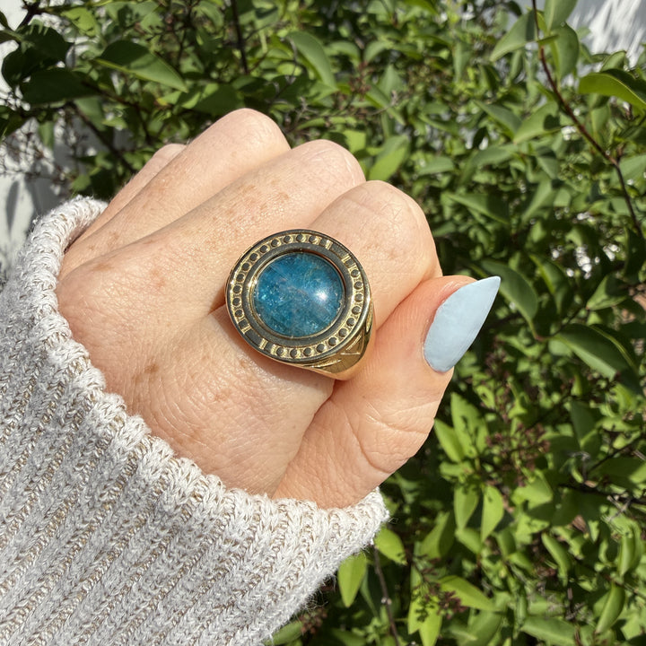 Round Crystal Signet Ring – Studio Line