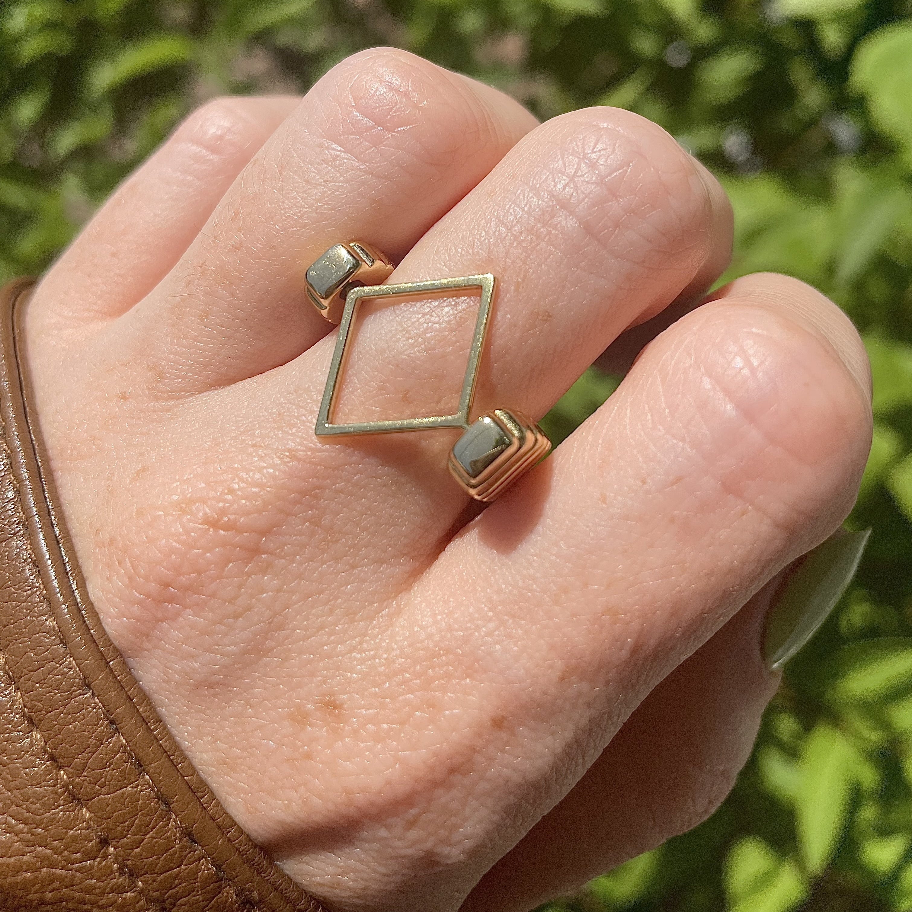 Diamond-Shaped Open Element – CONQUERing