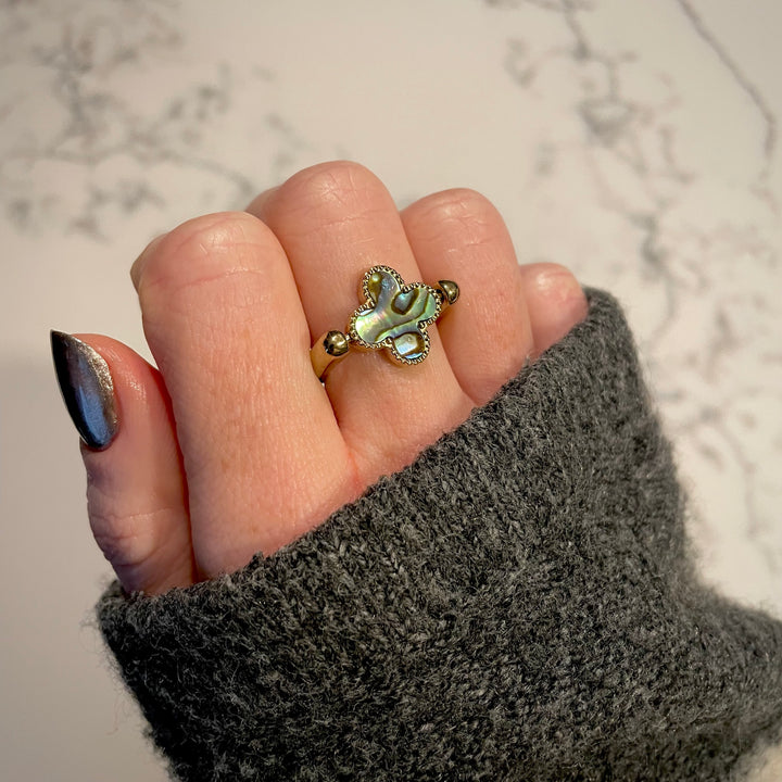 Abalone Shell Quatrefoil Crystal Element