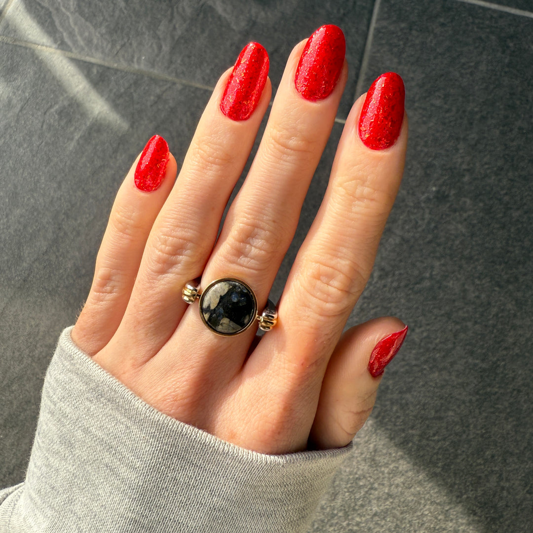 Que Sera Round Crystal Element