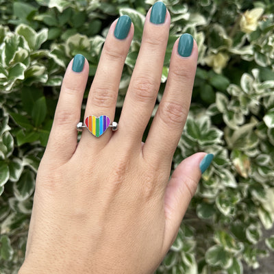 Heart-shaped Rainbow Chroma Stripe Element