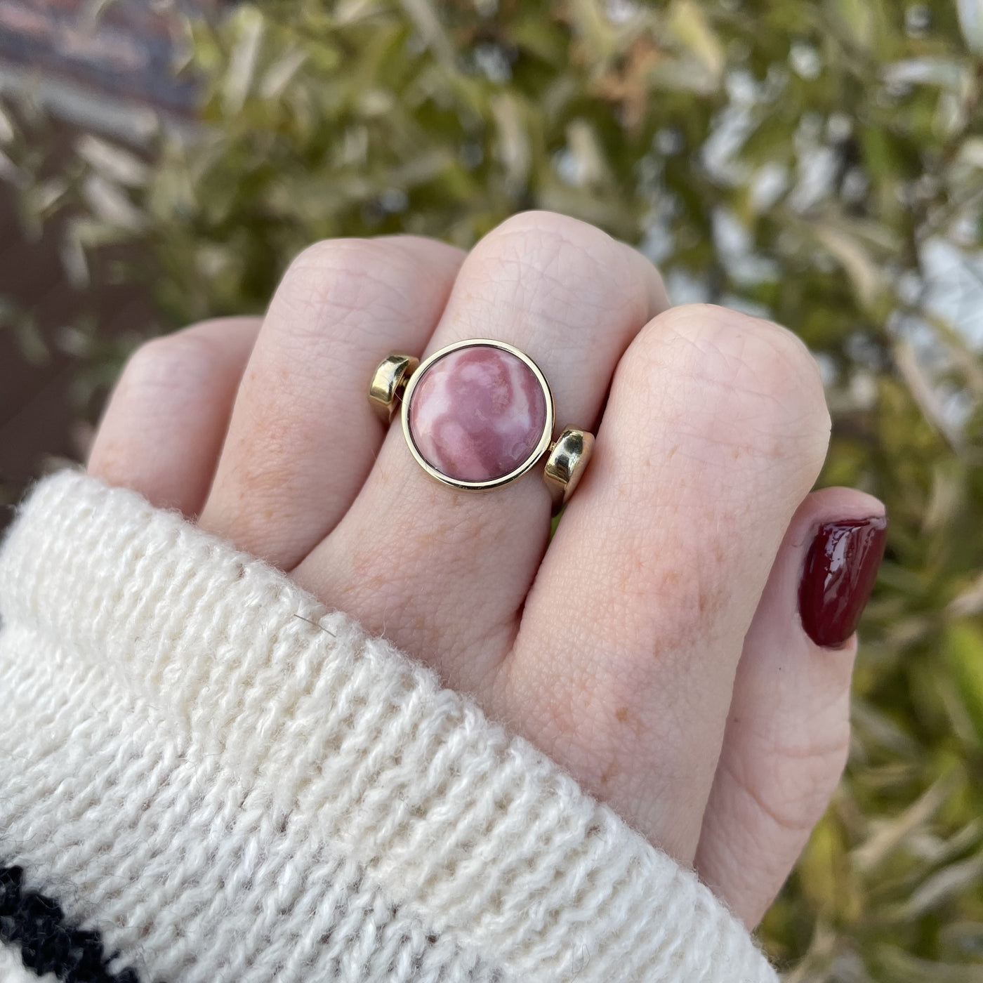 Rhodonite Round Crystal Element