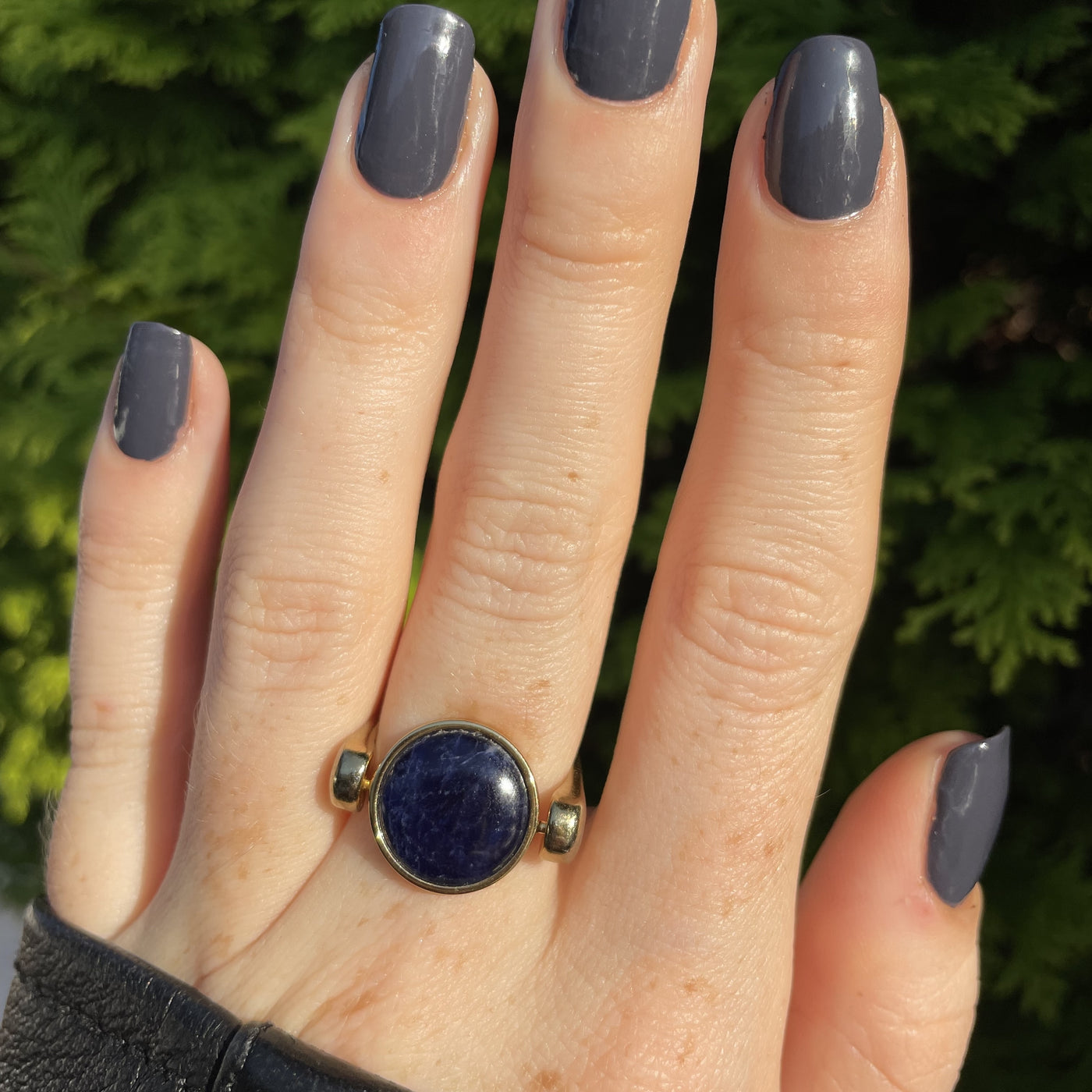 Sodalite Round Crystal Element