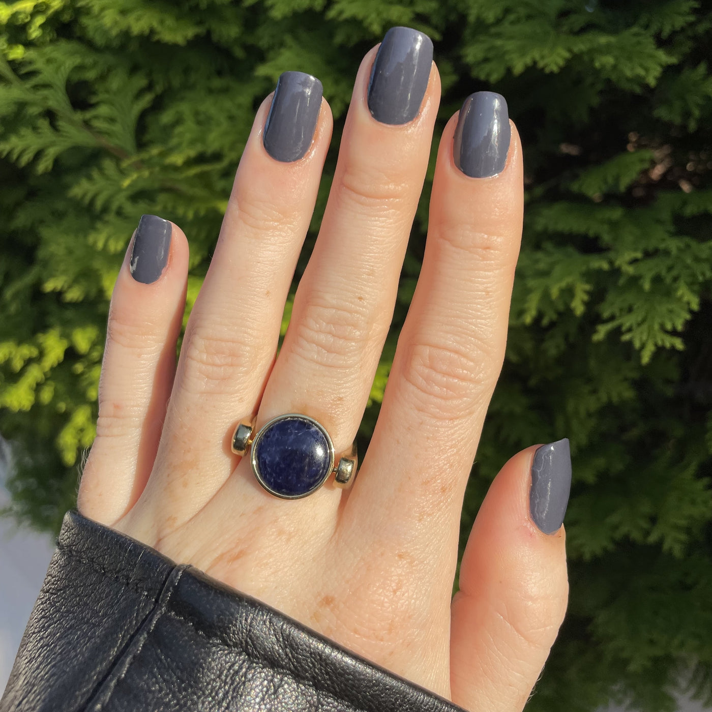 Sodalite Round Crystal Element