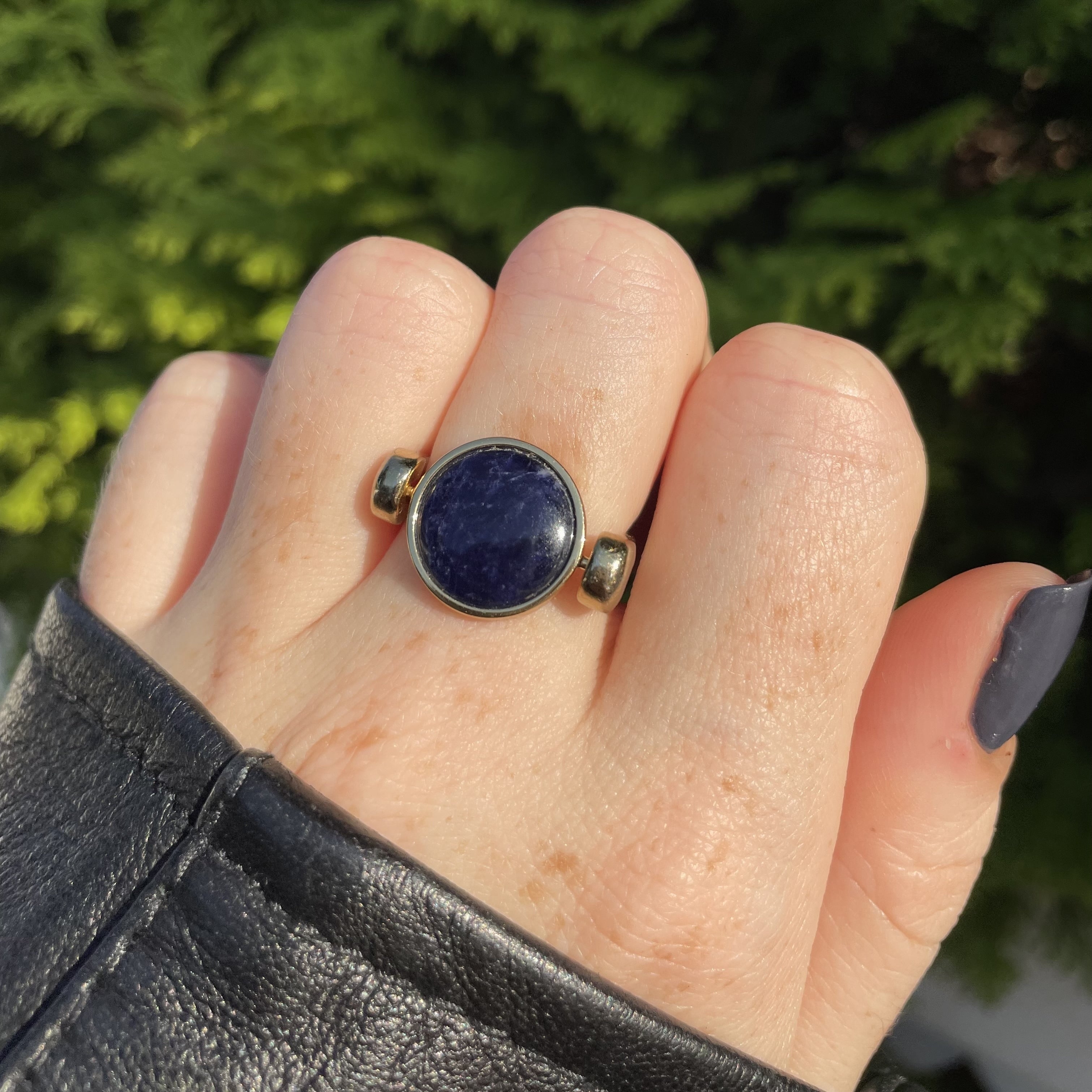 Sodalite Round Element | Dark Blue Crystal – CONQUERing