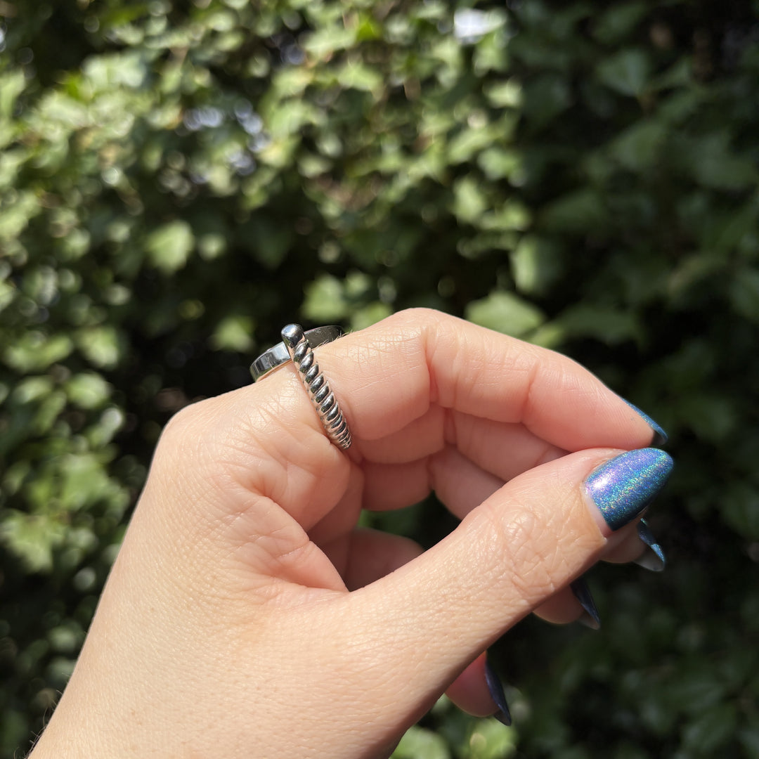 Willow Twist Ring Band