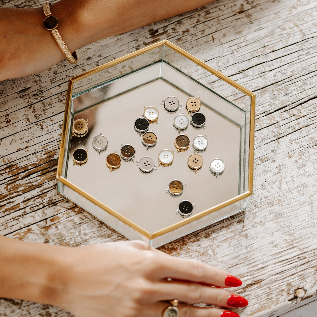 Reversible Crystal Button Element